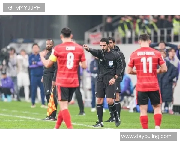 保级形势紧张各队奋力拼搏争取生存机会赛季末战况愈发激烈