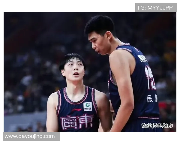 蒋圣龙在比赛中展现惊人防守能力成功完成28次抢断的精彩表现 蒋圣龙在比赛中展现惊人防守能力成功完成28次抢断的精彩表现