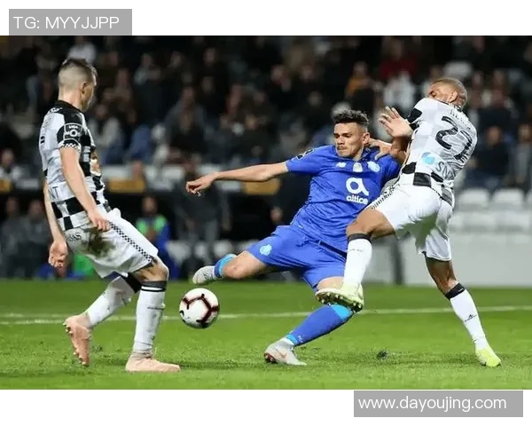 奥格斯堡客场力克门兴格拉德巴赫，取得关键胜利