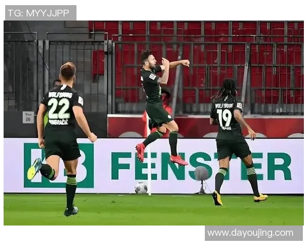 沙尔克04客场大败法兰克福降级之路堪忧 沙尔克04客场大败法兰克福降级之路堪忧